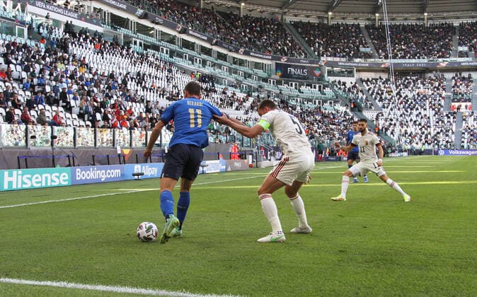 October 10, 2021, Turin, Italy: Domenico Berardi (Italy) and Jan Vertonghen (Belgium) during the UEFA Nations League, Third-place play-off football match between Italy and Belgium on October 10, 2021 at Allianz Stadium in Turin, Italy football UEFA Nations League match - Third-place play-off between Italy and Belgium, Turin, Italy  - ZUMAl164 20211010_zsa_l164_026 Copyright: xNderimxKacelix