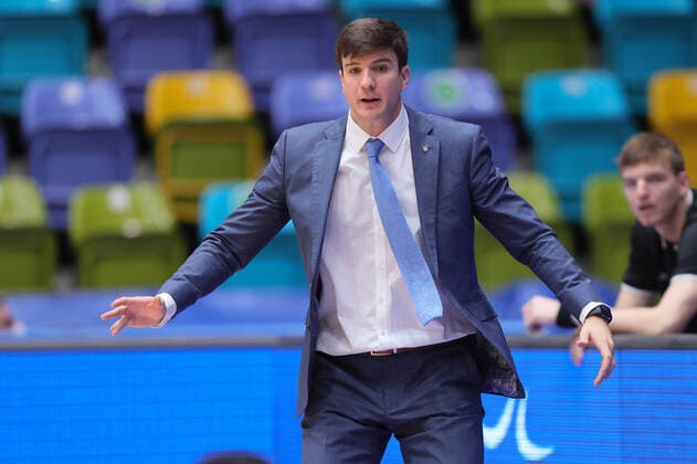 Fraport Skyliners Hamburg Towers, easyCredit BBL Head Coach Pedro Calles Hamburg Towers Basketball match of the easyCredit BBL between Fraport Skyliners and Hamburg Towers on October 10, 2021 at Fraport Arena in Frankfurt am Main , Frankfurt am Main Hesse Germany Fraport Arena