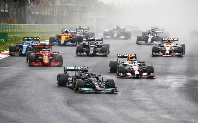 Start, 77 Valtteri Bottas FIN, Mercedes AMG Petronas F1 Team , 33 Max Verstappen NED, Red Bull Racing , 16 Charles Leclerc MON, Scuderia Ferrari Mission Winnow , 14 Fernando Alonso ESP, Alpine F1 Team , 10 Pierre Gasly FRA, Scuderia AlphaTauri Honda , 11 Sergio Perez MEX, Red Bull Racing , F1 Grand Prix of Turkey at Intercity Istanbul Park on October 10, 2021 in Istanbul, Turkey Photo by HOCH ZWEI Istanbul Turkey