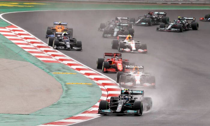 Start, 77 Valtteri Bottas FIN, Mercedes AMG Petronas F1 Team , 33 Max Verstappen NED, Red Bull Racing , 16 Charles Leclerc MON, Scuderia Ferrari Mission Winnow , F1 Grand Prix of Turkey at Intercity Istanbul Park on October 10, 2021 in Istanbul, Turkey Photo by HOCH ZWEI Istanbul Turkey