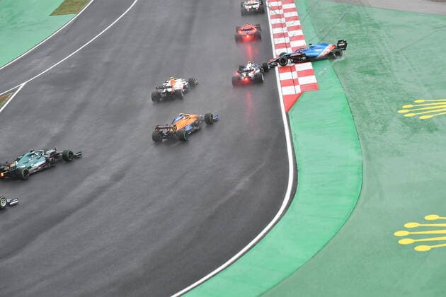 Formula 1 Turkish Grand Prix 2021 10 10 2021, Istanbul Park Circuit, Istanbul, Formula 1 Turkish Grand Prix 2021 ,in picture race start Valtteri Bottas FIN 77 , Mercedes AMG Petronas Formula One Team, Max Verstappen NEL 33 , Red Bull Racing Honda, Charles Leclerc MCO 16 , Scuderia Ferrari Mission Winnow, Sergio Perez MEX 11 , Red Bull Racing Honda, Fernando Alonso ESP 14 , Alpine F1 Team, Pierre Gasly FRA 10 , Scuderia AlphaTauri Honda,Sebastian Vettel DEU 5 , Aston Martin Cognizant Formula One Team, Lewis Hamilton GBR 44 , Mercedes AMG Petronas Formula One Team, Esteban Ocon FRA 31 , Alpine F1 Team, Lando Norris GBR 4 , McLaren F1 Team, Daniel Ricciardo AUS 3 , McLaren F1 Team spin by Fernando Alonso ESP 14 , Alpine F1 Team nordphotoxGmbHx xBratic nph00250