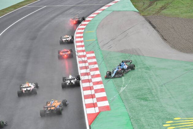 Formula 1 Turkish Grand Prix 2021 10 10 2021, Istanbul Park Circuit, Istanbul, Formula 1 Turkish Grand Prix 2021 ,in picture race start Valtteri Bottas FIN 77 , Mercedes AMG Petronas Formula One Team, Max Verstappen NEL 33 , Red Bull Racing Honda, Charles Leclerc MCO 16 , Scuderia Ferrari Mission Winnow, Sergio Perez MEX 11 , Red Bull Racing Honda, Fernando Alonso ESP 14 , Alpine F1 Team, Pierre Gasly FRA 10 , Scuderia AlphaTauri Honda,Sebastian Vettel DEU 5 , Aston Martin Cognizant Formula One Team, Lewis Hamilton GBR 44 , Mercedes AMG Petronas Formula One Team, Esteban Ocon FRA 31 , Alpine F1 Team, Lando Norris GBR 4 , McLaren F1 Team, Daniel Ricciardo AUS 3 , McLaren F1 Team spin by Fernando Alonso ESP 14 , Alpine F1 Team nordphotoxGmbHx xBratic nph00250