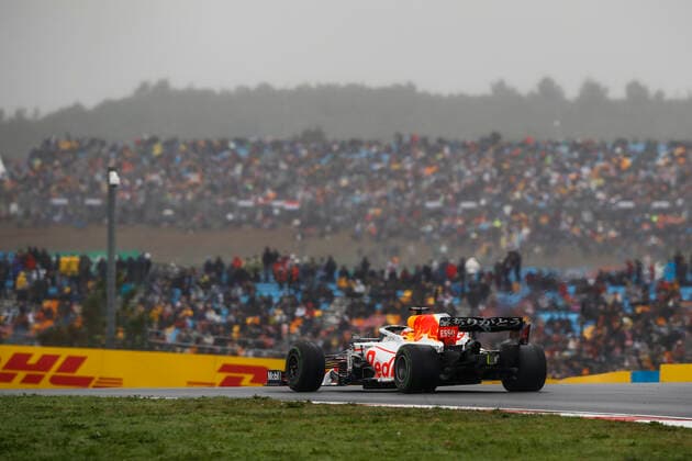 33 VERSTAPPEN Max (nld), Red Bull Racing Honda RB16B, action during the Formula 1 Rolex Turkish Grand Prix 2021, 16th round of the 2021 FIA Formula One World Championship, WM, Weltmeisterschaft from October 8 to 10, 2021 on the Istanbul Park, in Tuzla, Turkey - F1 - TURKISH GRAND PRIX 2021 - RACE DPPI Panoramic  00121034__B2_0314