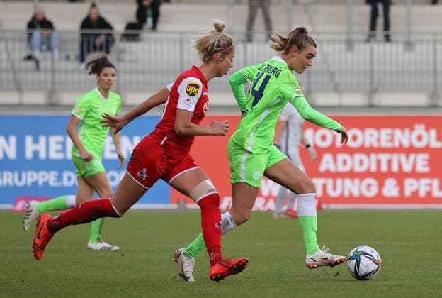 VfL women vs Cologne football, women, season 21 22, Flyeralarm Bundesliga, matchday 5, VfL Wolfsburg vs 1 FC Cologne, picture shows Jill Roord VfL, 14 Wolfsburg