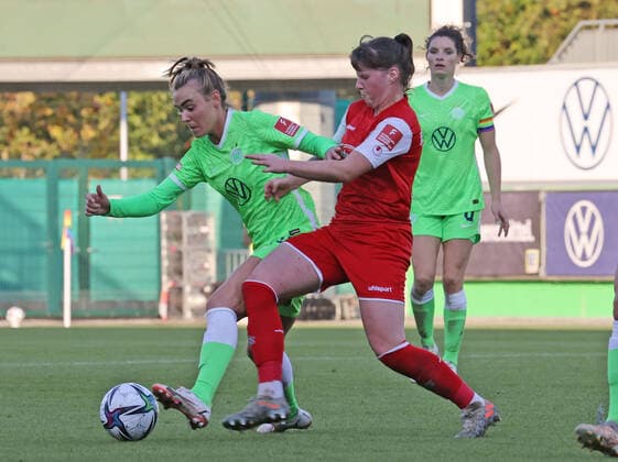 VfL women vs Cologne football, women, season 21 22, Flyeralarm Bundesliga, matchday 5, VfL Wolfsburg vs 1 FC Cologne, picture shows Jill Roord VfL, 14 Wolfsburg