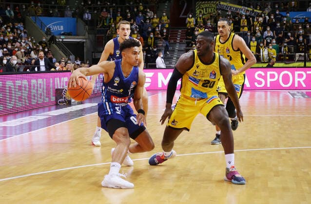 Ludwigsburg , Basketball easycredit BBL Bundesliga MHP Riesen Ludwigsburg vs Alba Berlin , from left Maodo Lo Alba Rawle Alkins Riesen