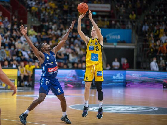, MHP Riesen vs Alba Berlin, Basketball, Bundesliga, easyCredit BBL, 3 Spieltag, Spielzeit 2021 2022, 10 10 2021, MHP Riesen vs Alba Berlin, Basketball, Bundesliga, easyCredit BBL, 3 Spieltag, Spielzeit 2021 2022, 10 10 2021 Ludwigsburg Copyright: xEibner-Pressefoto SaschaxWaltherx EP_swa