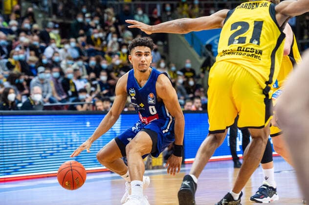 Maodo Lo ALBA Berlin 0 Tremmell Darden MHP RIESEN Ludwigsburg 21 at the BBL match MHP Riesen Ludwigsburg ALBA Berlin on 10 10 2021 in Ludwigsburg MHPArena Germany Ludwigsburg 10 10 21 Basketball , 10 10 2021, Ludwigsburg Germany xpxsdx
