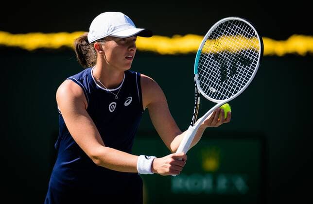 Mandatory Credit: Photo by Rob Prange Shutterstock (12524632e) Iga Swiatek of Poland in action during the third round at the 2021 BNP Paribas Open WTA, Tennis Damen 1000 tennis tournament BNP Paribas Open, Tennis, Day 5, Indian Wells Tennis Garden, California, USA - 10 Oct 2021 BNP Paribas Open, Tennis, Day 5, Indian Wells Tennis Garden, California, USA - 10 Oct 2021 Copyright: xRobxPrange Shutterstockx 12524632e