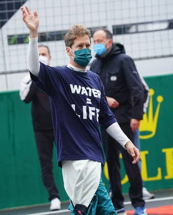 Formula 1 Turkish Grand Prix 2021 10 10 2021, Istanbul Park Circuit, Istanbul, Formula 1 Turkish Grand Prix 2021 ,in the picture Sebastian Vettel DEU 5 , Aston Martin Cognizant Formula One Team with a T Shirt with the inscription Water Life nordphotoxGmbHx xBratic nph00250