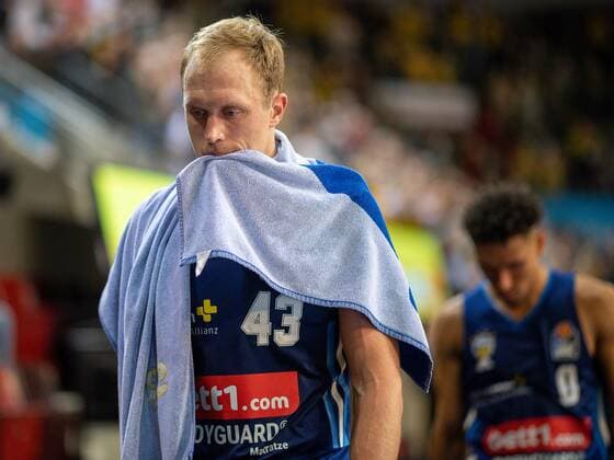 Luke Sikma Alba Berlin, 43 , Maodo Lo Alba Berlin, 00 , MHP Riesen vs Alba Berlin, Basketball, Bundesliga, easyCredit BBL, 3 Spieltag, Spielzeit 2021 2022, 10 10 2021, MHP Riesen vs Alba Berlin, Basketball, Bundesliga, easyCredit BBL, 3 Spieltag, Spielzeit 2021 2022, 10 10 2021 Ludwigsburg Copyright: xEibner-Pressefoto SaschaxWaltherx EP_swa
