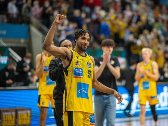 Justin Simon MHP Riesen Ludwigsburg, 05 , MHP Riesen vs Alba Berlin, Basketball, Bundesliga, easyCredit BBL, 3 Spieltag, Spielzeit 2021 2022, 10 10 2021, MHP Riesen vs Alba Berlin, Basketball, Bundesliga, easyCredit BBL, 3 Spieltag, Spielzeit 2021 2022, 10 10 2021 Ludwigsburg Copyright: xEibner-Pressefoto SaschaxWaltherx EP_swa