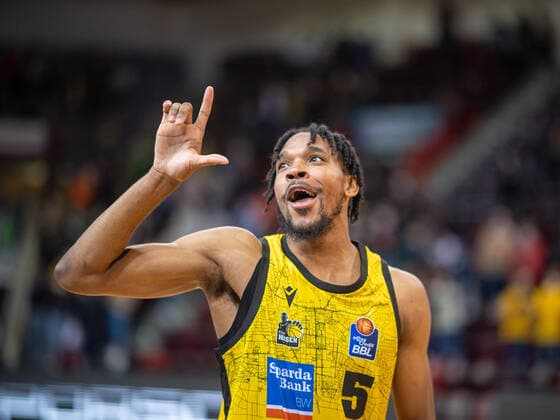 Justin Simon MHP Riesen Ludwigsburg, 05 , MHP Riesen vs Alba Berlin, Basketball, Bundesliga, easyCredit BBL, 3 Spieltag, Spielzeit 2021 2022, 10 10 2021, MHP Riesen vs Alba Berlin, Basketball, Bundesliga, easyCredit BBL, 3 Spieltag, Spielzeit 2021 2022, 10 10 2021 Ludwigsburg Copyright: xEibner-Pressefoto SaschaxWaltherx EP_swa
