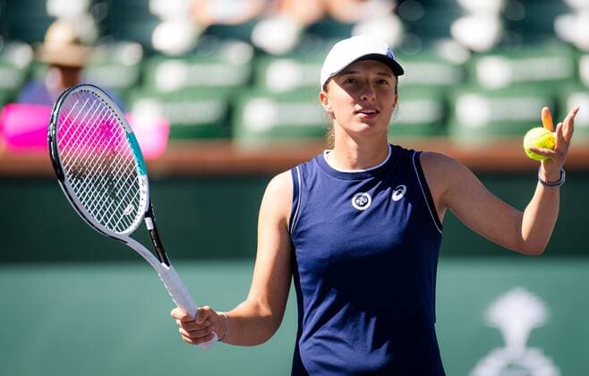 Mandatory Credit: Photo by Rob Prange Shutterstock (12524632w) Iga Swiatek of Poland in action during the third round at the 2021 BNP Paribas Open WTA, Tennis Damen 1000 tennis tournament BNP Paribas Open, Tennis, Day 5, Indian Wells Tennis Garden, California, USA - 10 Oct 2021 BNP Paribas Open, Tennis, Day 5, Indian Wells Tennis Garden, California, USA - 10 Oct 2021 Copyright: xRobxPrange Shutterstockx 12524632w