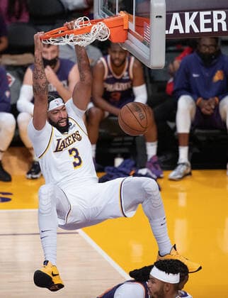 October 10, 2021, Los Angeles, California, USA: Anthony Davis 3 of the Los Angeles Lakers dunks the ball during their pre-season NBA, Basketball Herren, USA game with the Phoenix Suns on Sunday October 10, 2021 at the Staples Center in Los Angeles, California. Lakers lose to Suns, 123-94. PI Los Angeles USA - ZUMAp124 20211010_zaa_p124_019 Copyright: xJAVIERxROJASx
