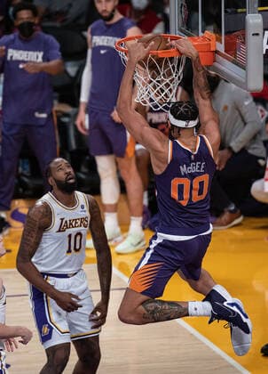 October 10, 2021, Los Angeles, California, USA: JaVale McGee 00 of the Phoenix Suns dunks the ball during their pre-season NBA, Basketball Herren, USA game with the Los Angeles Lakers on Sunday October 10, 2021 at the Staples Center in Los Angeles, California. Lakers lose to Suns, 123-94. PI Los Angeles USA - ZUMAp124 20211010_zaa_p124_028 Copyright: xJAVIERxROJASx