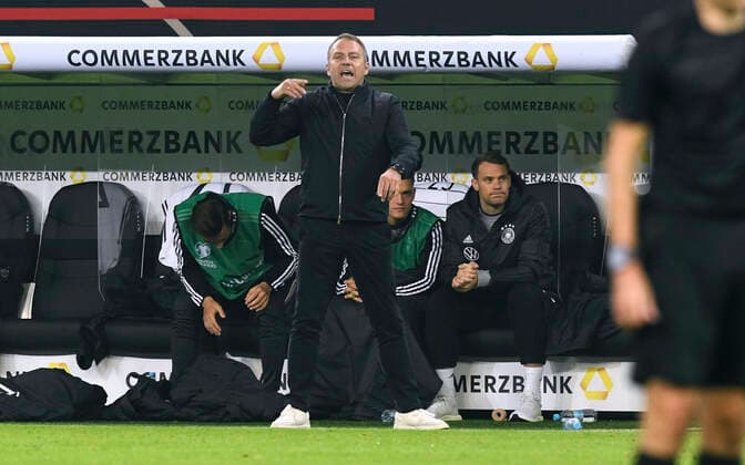 Football, Men, Germany, National Team World Cup Qualification, Group J, Volksparkstadion Hamburg Germany white Romania yellow 2 1 National Coach Hansi Flick GER , Manuel Neuer GER Aktion DFB REGULATIONS PROHIBIT ANY USE OF PHOTOGRAPHS AS IMAGE SEQUENCES AND OR QUASI VIDEO