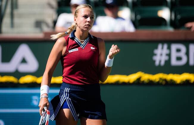 Mandatory Credit: Photo by Rob Prange Shutterstock (12524633y) Anett Kontaveit of Estonia in action during the third round at the 2021 BNP Paribas Open WTA, Tennis Damen 1000 tennis tournament BNP Paribas Open, Tennis, Day 6, Indian Wells Tennis Garden, California, USA - 11 Oct 2021 BNP Paribas Open, Tennis, Day 6, Indian Wells Tennis Garden, California, USA - 11 Oct 2021 Copyright: xRobxPrange Shutterstockx 12524633y