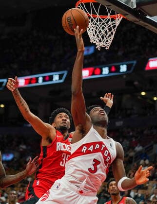 October 11, 2021, Toronto, on, Canada: Toronto Raptors forward OG Anunoby (3) lays up against Houston Rockets centre Christian Wood (35) during first half NBA, Basketball Herren, USA preseason basketball action in Toronto on Monday, Oct. 11, 2021. Canada News - October 11, 2021  - ZUMAc35_ 20211011_zaf_c35_037 Copyright: xEvanxBuhlerx