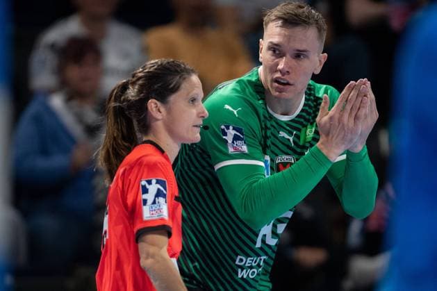 Handball Berlin 10 10 2021 Season 2021 2022 1 Bundesliga HBL Füchse Berlin THW Kiel Referee Merz, Maike Lasse Andersson Füchse Berlin, No 11
