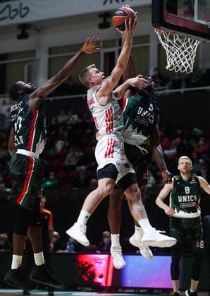 KAZAN, RUSSIA â€“ OCTOBER 12, 2021: Bayern Munich s Ognjen Jaramaz (C front) and UNICS Kazan s Tonye Jekiri (L), Jarrell Brantley (C back) and Vyacheslav Zaitsev (R) in a 2021-22 Euroleague Regular Season Round 3 basketball match between UNICS Kazan and Bayern Munich at Kazan Basket Hall. Yegor Aleyev TASS  TS113EEC
