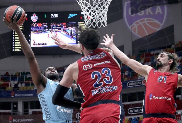 MOSCOW, RUSSIA â€“ OCTOBER 12, 2021: BC CSKA Moscow s Alexei Shved, Tornike Shengelia and BC Zenit St Petersburg s Jordan Loyd (R-L) in action in their 2021 22 Euroleague Regular Season Round 3 basketball match, at the Megasport Arena. Alexander Shcherbak TASS  TS113F11
