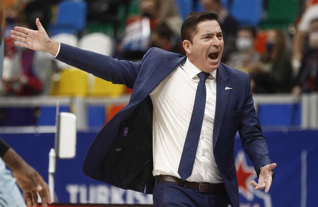 MOSCOW, RUSSIA â€“ OCTOBER 12, 2021: BC Zenit St Petersburg s head coach Xavier Pascual reacts in their 2021 22 Euroleague Regular Season Round 3 basketball match against BC CSKA Moscow, at the Megasport Arena. Alexander Shcherbak TASS  TS113F19