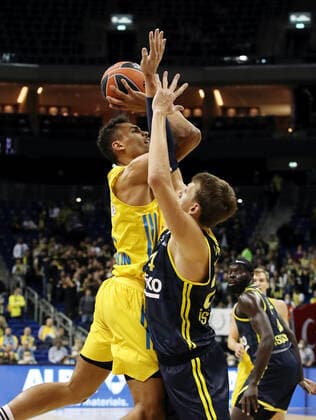 Oscar da Silva, Jan Vesely action game scene duel sports basketball EuroLeague men season 2021 2022 12 10 2021 ALBA Berlin vs Fenerbahce Istanbul