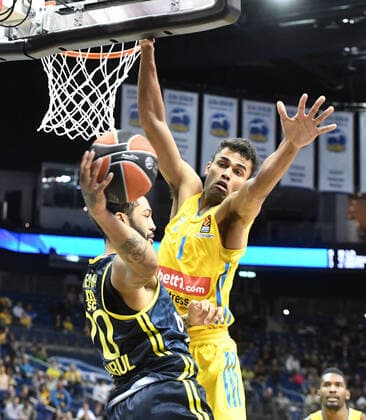 Basketball, Men, 2021 2022 season, Turkish Airlines EuroLeague matchday 3 , Alba Berlin Fenerbahce Beko Istanbul, v l Pierria Henry Fenerbahce Istanbul , Oscar da Silva Alba Berlin , 12 10 2021, Copyright: xSebastianxRäppold MatthiasxKochx