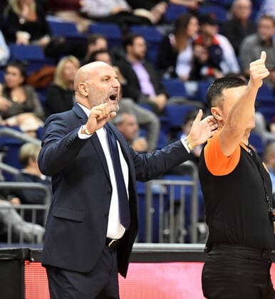 Basketball, men, 2021 2022 season, Turkish Airlines EuroLeague 3 matchday , Alba Berlin Fenerbahce Beko Istanbul, coach Sasa Djordjevic Fenerbahce Istanbul , 12 10 2021, Copyright: xSebastianxRäppold MatthiasxKochx