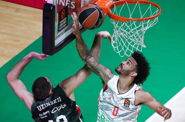 KAZAN, RUSSIA â€“ OCTOBER 12, 2021: UNICS Kazan s Dmitry Uzinsky (L) and Bayern Munich s Nick Weiler-Babb in a 2021-22 Euroleague Regular Season Round 3 basketball match between UNICS Kazan and Bayern Munich at Kazan Basket Hall. UNICS Kazan won 73-70. Yegor Aleyev TASS  TS113F2D