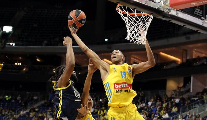 Devin Booker, Louis Olinde action game scene duel sports basketball EuroLeague mens season 2021 2022 12 10 2021 ALBA Berlin vs Fenerbahce Istanbul