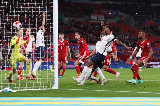 England gegen Ungarn 12. Oktober 2021, London Internationales Fußball-WM-Qualifikationsspiel England gegen Ungarn John Stones von England erzielt das 1. Tor Foto Charlotte Wilson Abseits London UK  Copyright: xCharlottexWilsonx xOffsidexOffside