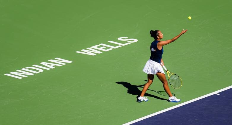 Mandatory Credit: Photo by Rob Prange Shutterstock (12524635v) Leylah Fernandez of Canada in action during the fourth round at the 2021 BNP Paribas Open WTA, Tennis Damen 1000 tennis tournament BNP Paribas Open, Tennis, Day 7, Indian Wells Tennis Garden, California, USA - 12 Oct 2021 BNP Paribas Open, Tennis, Day 7, Indian Wells Tennis Garden, California, USA - 12 Oct 2021 Copyright: xRobxPrange Shutterstockx 12524635v