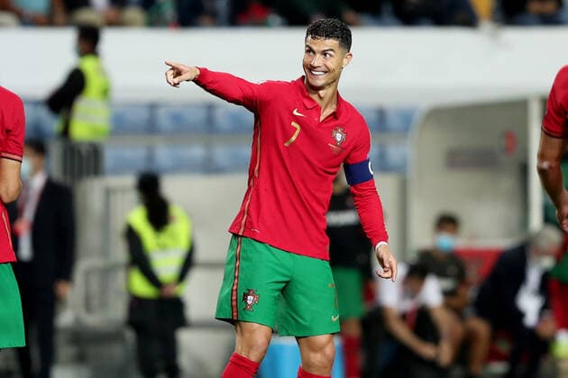 Sport Themen der Woche KW41 Sport Bilder des Tages Portugal v Luxembourg - 2022 FIFA World Cup, WM, Weltmeisterschaft, Fussball Qualifier Portugal s forward Cristiano Ronaldo reacts during the FIFA World Cup Qatar 2022 qualification group A football match between Portugal and Luxembourg, at the Algarve stadium in Faro, Portugal, on October 12, 2021. Faro Portugal fiuza-portugal211012_npZfI  Copyright: xPedroxFiuzax