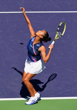 INDIAN WELLS, CA - OCTOBER 12: Leylah Fernandez of Canada serving during a tennis match played at the BNP Paribas Open on October 12, 2021 at the Indian Wells Tennis Garden in Indian Wells, CA. (Photo by John Cordes Icon Sportswire) TENNIS: OCT 12 BNP Paribas Open Icon506211012213