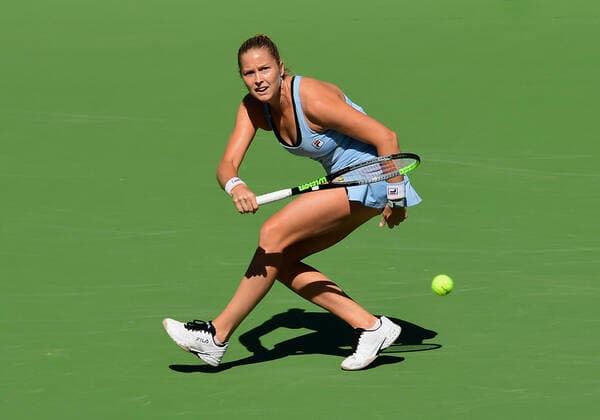 INDIAN WELLS, CA - OCTOBER 12: Shelby Rogers of the United States hits a forehand return during a tennis match played at the BNP Paribas Open on October 12, 2021 at the Indian Wells Tennis Garden in Indian Wells, CA. (Photo by John Cordes Icon Sportswire) TENNIS: OCT 12 BNP Paribas Open Icon506211012225
