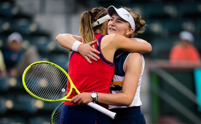 Mandatory Credit: Photo by Rob Prange Shutterstock (12524635cx) Paula Badosa of Spain & Barbora Krejcikova of the Czech Republic in action during the fourth round at the 2021 BNP Paribas Open WTA, Tennis Damen 1000 tennis tournament BNP Paribas Open, Tennis, Day 7, Indian Wells Tennis Garden, California, USA - 12 Oct 2021 BNP Paribas Open, Tennis, Day 7, Indian Wells Tennis Garden, California, USA - 12 Oct 2021 Copyright: xRobxPrange Shutterstockx 12524635cx