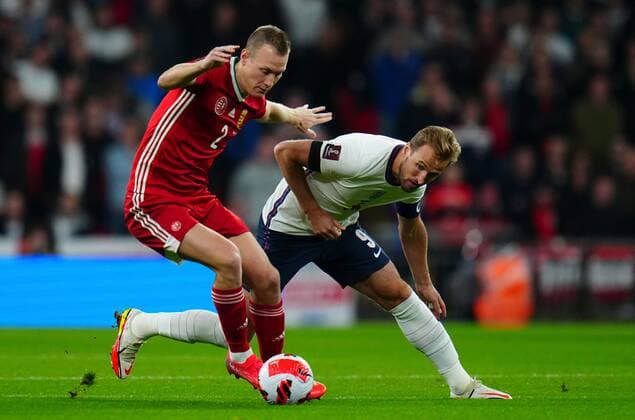Mandatory Credit: Photo by Javier Garcia Shutterstock (12534018fp) Harry Kane of England battles with Adam Lang of Hungary England v Hungary, FIFA World Cup, WM, Weltmeisterschaft, Fussball 2022 Qualifying, Group I, Football, Wembley Stadium, London, UK - 12 Oct 2021 EDITORIAL USE ONLY No use with unauthorised audio, video, data, fixture lists, club league logos or live services. Online in-match use limited to 120 images, no video emulation. No use in betting, games or single club league player publications. England v Hungary, FIFA World Cup 2022 Qualifying, Group I, Football, Wembley Stadium, London, UK - 12 Oct 2021 EDITORIAL USE ONLY No use with unauthorised audio, video, data, fixture lists, club league logos or live services. Online in-match use limited to 120 images, no video emulation. No use in betting, games or single club league player publications. Copyright: xJavierxGarcia Shutterstockx 12534018fp