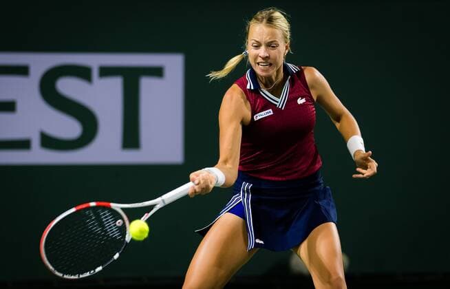 Mandatory Credit: Photo by Rob Prange Shutterstock (12524635eg) Anett Kontaveit of Estonia in action during the fourth round at the 2021 BNP Paribas Open WTA, Tennis Damen 1000 tennis tournament BNP Paribas Open, Tennis, Day 7, Indian Wells Tennis Garden, California, USA - 12 Oct 2021 BNP Paribas Open, Tennis, Day 7, Indian Wells Tennis Garden, California, USA - 12 Oct 2021 Copyright: xRobxPrange Shutterstockx 12524635eg