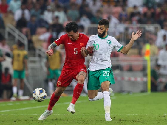 (211013) -- JEDDAH, Oct. 13, 2021 -- Zhang Linpeng (L) of China competes with Abdulrahman Alobud of Saudi Arabia during the FIFA World Cup, WM, Weltmeisterschaft, Fussball Qatar 2022 Asian qualification football match between China and Saudi Arabia in Jeddah, Saudi Arabia, Oct. 12, 2021. (Photo by Rayan Xinhua) (SP)SAUDI ARABIA-JEDDAH-FOOTBALL-FIFA WORLD CUP QATAR 2022 QUALIFIERS-CHINA VS SAUDI ARABIA WangxHaizhou 