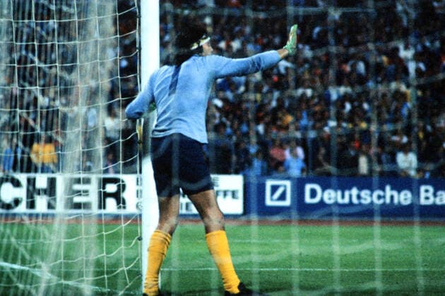 01 08 78 Borussia Mönchengladbach Boca Juniors Germany, Karlsruhe, 01 08 1978, Football, World Cup, Borussia Mönchengladbach Boca Juniors 0 3 Hugo Orlando Gatti Boca Juniors