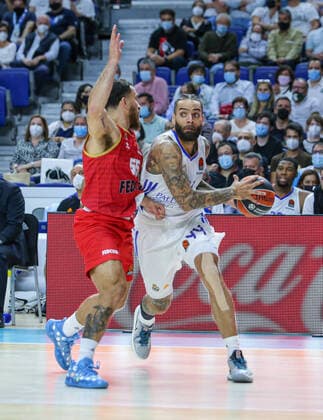 13th October 2021; Wizink Center; Madrid, Spain; Turkish Airlines Euroleague Basketball; game 3; Real Madrid versus AS Monaco; Jeffery Taylor (AS Monaco) brings the ball forward against Mike James (AS Monaco)  ActionPlus12330532 AgenciaLOF