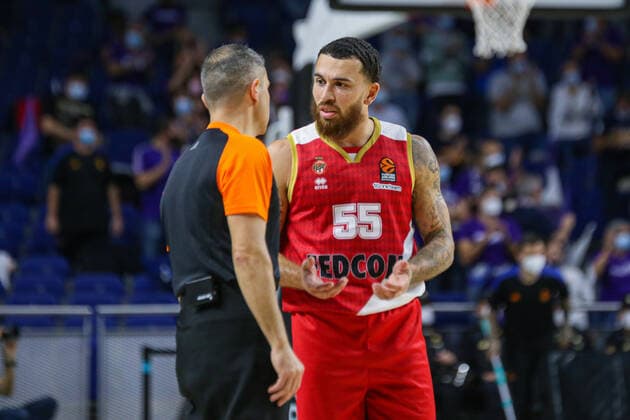 13th October 2021; Wizink Center; Madrid, Spain; Turkish Airlines Euroleague Basketball; game 3; Real Madrid versus AS Monaco; Mike James (AS Monaco) talks with the referee about a decision  ActionPlus12330567 AgenciaLOF