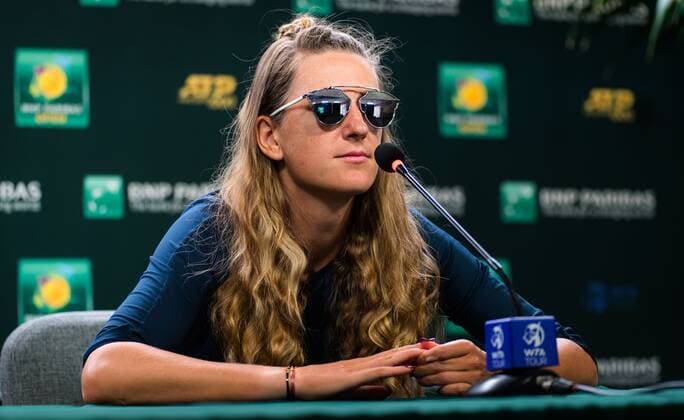 Mandatory Credit: Photo by Rob Prange Shutterstock (12524636aj) Victoria Azarenka of Belarus talks to the media after the quarter-finals of the 2021 BNP Paribas Open WTA, Tennis Damen 1000 tennis tournament BNP Paribas Open, Tennis, Day 8, Indian Wells Tennis Garden, California, USA - 13 Oct 2021 BNP Paribas Open, Tennis, Day 8, Indian Wells Tennis Garden, California, USA - 13 Oct 2021 Copyright: xRobxPrange Shutterstockx 12524636aj