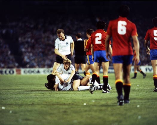 02.07.82 Deutschland - Spanien Spanien, Madrid, 02.07.1982, Fussball, FIFA WM 1982 in Spanien, DFB Deutschland - Spanien (2:1): Jubel Deutschland Spieler. *** 02 07 82 Germany Spain Spain, Madrid, 02 07 1982, football, FIFA World Cup 1982 in Spain, DFB Germany Spain 2 1 cheering Germany players