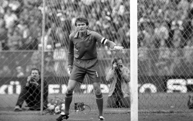 03.06.80 Sepp Maier Abschiedsspiel FC Bayern München - Deutsche Fussball Nationalmannschaft Deutschland, München, 03.06.1980, Fussball, Bundesliga, Sepp Maier Abschiedsspiel FC Bayern München - Deutsche Fussball Nationalmannschaft: Sepp Maier (FC Bayern München). *** 03 06 80 Sepp Maier Farewell Match FC Bayern Munich German National Football Team Germany, Munich, 03 06 1980, Football, Bundesliga, Sepp Maier Farewell Match FC Bayern Munich German National Football Team Sepp Maier FC Bayern Munich