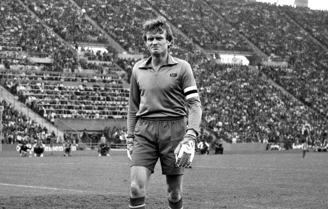 03.06.80 Sepp Maier Abschiedsspiel FC Bayern München - Deutsche Fussball Nationalmannschaft Deutschland, München, 03.06.1980, Fussball, Bundesliga, Sepp Maier Abschiedsspiel FC Bayern München - Deutsche Fussball Nationalmannschaft: Sepp Maier (FC Bayern München). *** 03 06 80 Sepp Maier Farewell Match FC Bayern Munich German National Football Team Germany, Munich, 03 06 1980, Football, Bundesliga, Sepp Maier Farewell Match FC Bayern Munich German National Football Team Sepp Maier FC Bayern Munich