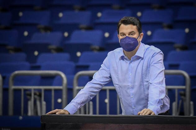 14 10 2021, xlakx, Basketball EuroLeague, Alba Berlin Baskonia Vitoria Gasteiz emspor, v l Israel Gonzalez Alba Berlin coach Berlin.
