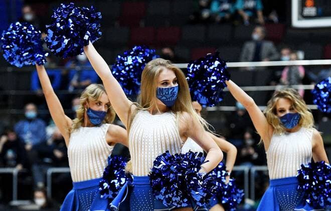 6672664 14.10.2021 Cheerleaders perform during a break at the Euroleague basketball match between Zenit St.Petersburg and Bayern Munich, in St. Petersburg, Russia. Alexander Galperin Sputnik Russia Basketball Euroleague Zenit - Bayern  f79f09156d2bc8cb